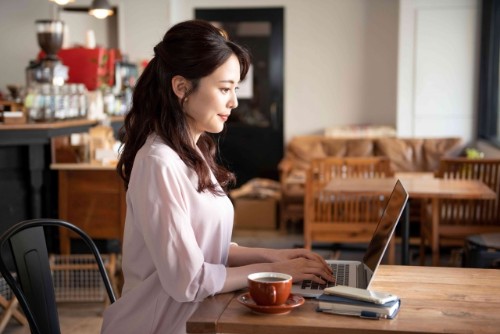 本社の正社員 カスタマーサポート インターネット・Webサービス 人材の求人情報イメージ1