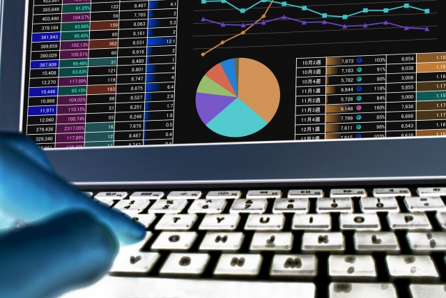 東京本社の正社員 データアナリスト インターネット・Webサービス求人イメージ