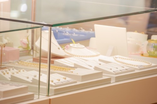 梅田店の正社員 販売・サービス 小売・流通の求人情報イメージ1